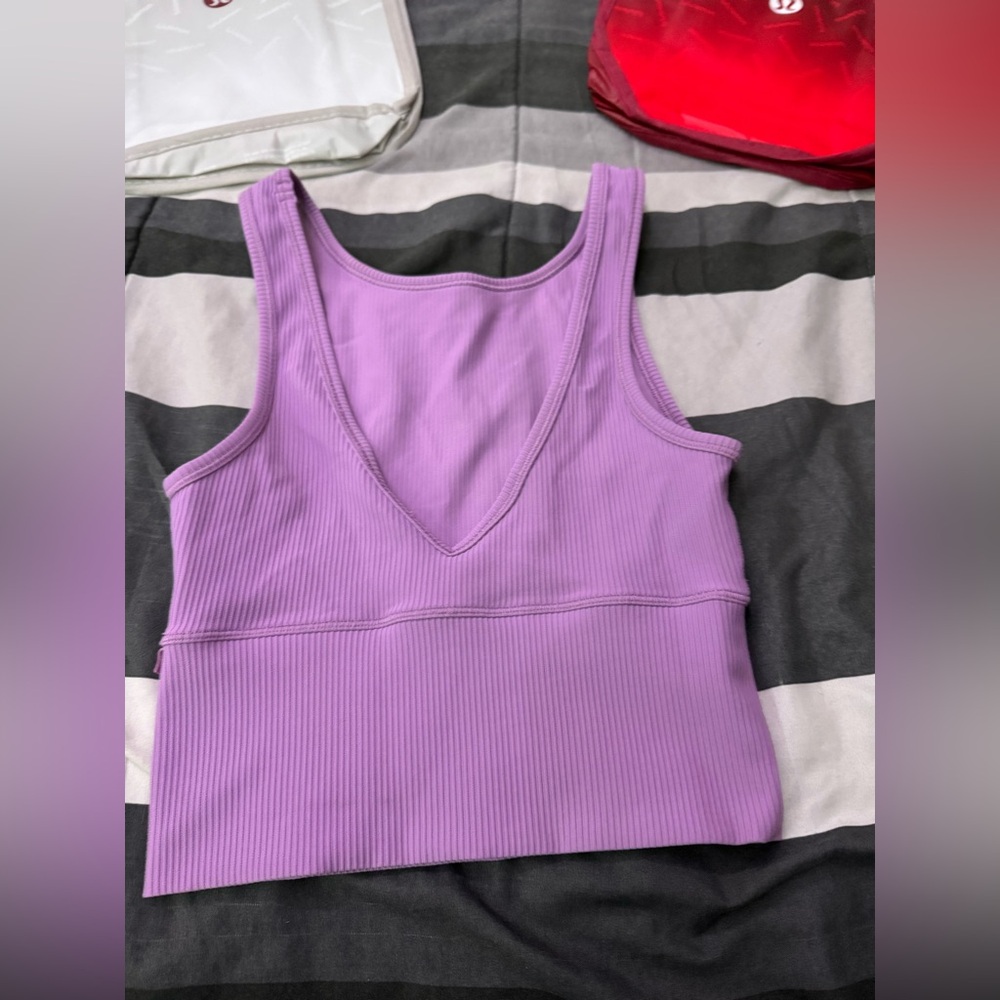 Lululemon tank top. Like new size 4 - Picture 5 of 6